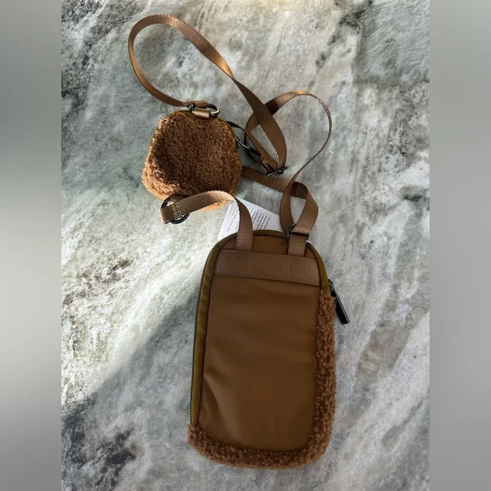 Lululemon MODULAR PHONE CROSSBODY BAG *FLEECE/Fuzzy.NWT